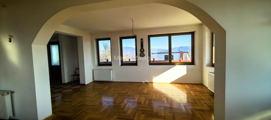 Vila/Pensiune 620mp  , teren generos 3862mp , priveliste de top , neopturata - 4