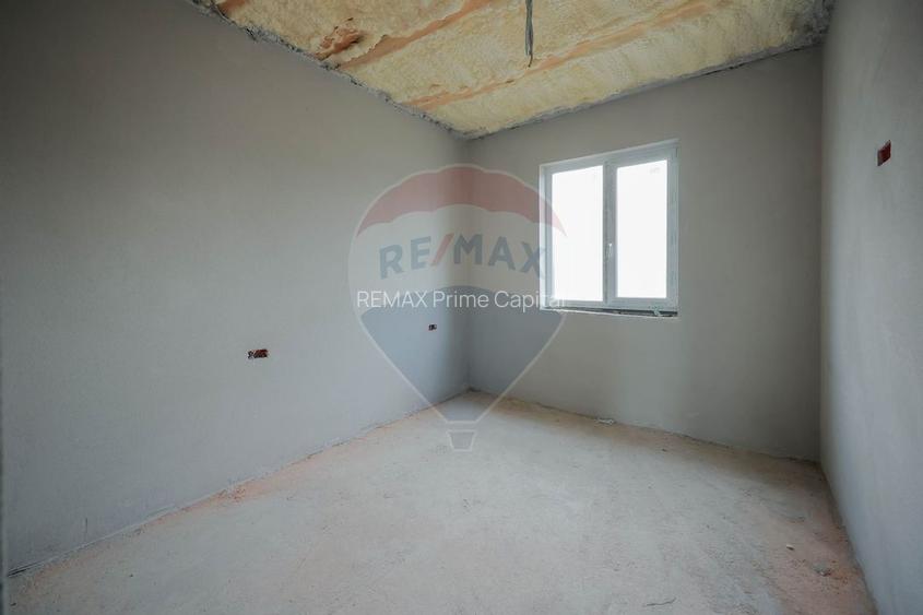 De vânzare casă semifinisată cu 3 camere, 455 mp teren, în Cihei - 9