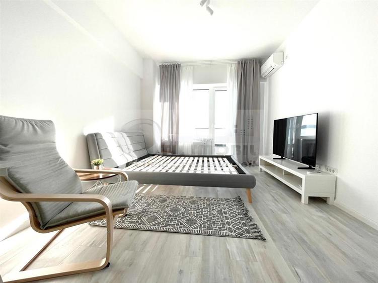 1 CAM , COMISION 50 % (225 EURO) ,CENTRU, PARCARE,UNIREA TOWERS - 2