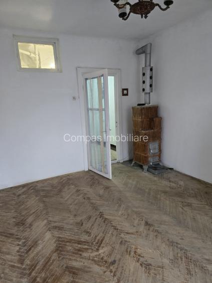 Garsoniera Savinesti spatioasa in zona curata - 4