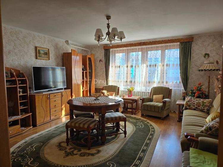 Casa cărămidă D+P+E+M , 356m2 , bucatarie de vară  58m2, teren 385m2  - 3