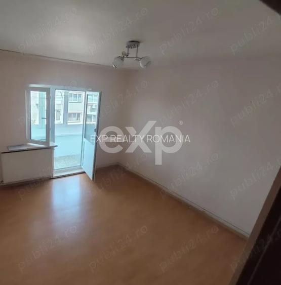 apartament 3 camere, decomandat - 2