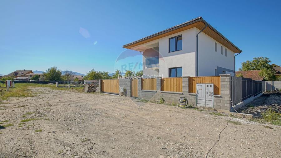 Casă / Vilă cu 5 camere de vânzare - 39