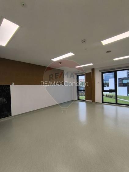 Spațiu comercial de vanzare - 53