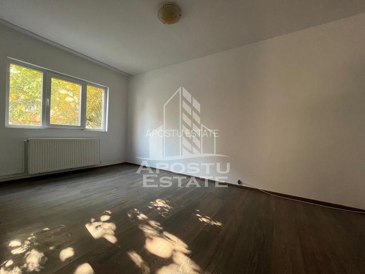Apartament 2 camere, semidecomandat, renovat, zona Girocului - 3