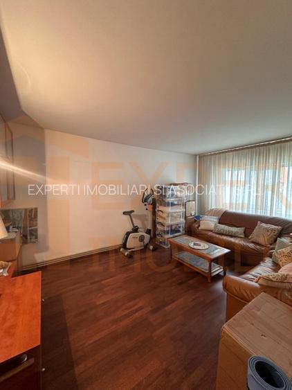 Apartament 4 camere de vanzare, in zona Faleza Nord - 3