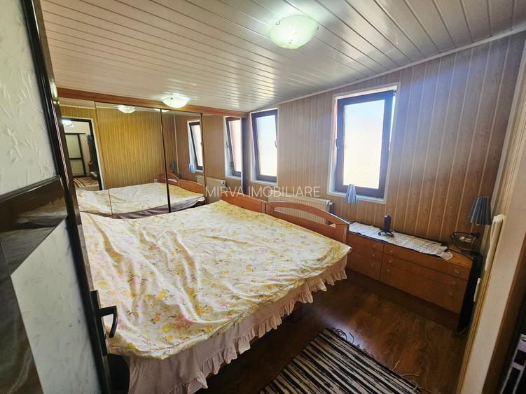 Casă spațioasă cu 9 camere în Strejnicu – pentru locuință, birouri - 27