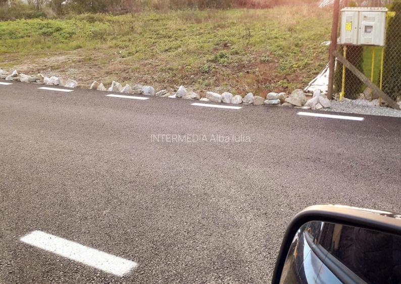 3000 mp Teren Intravilan Cetate la asfalt cu utilitati - 3