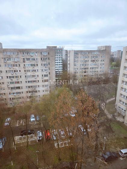 Drumul Taberei Favorit Haiducului etaj 9/10 bloc 1980 decomandat - 2