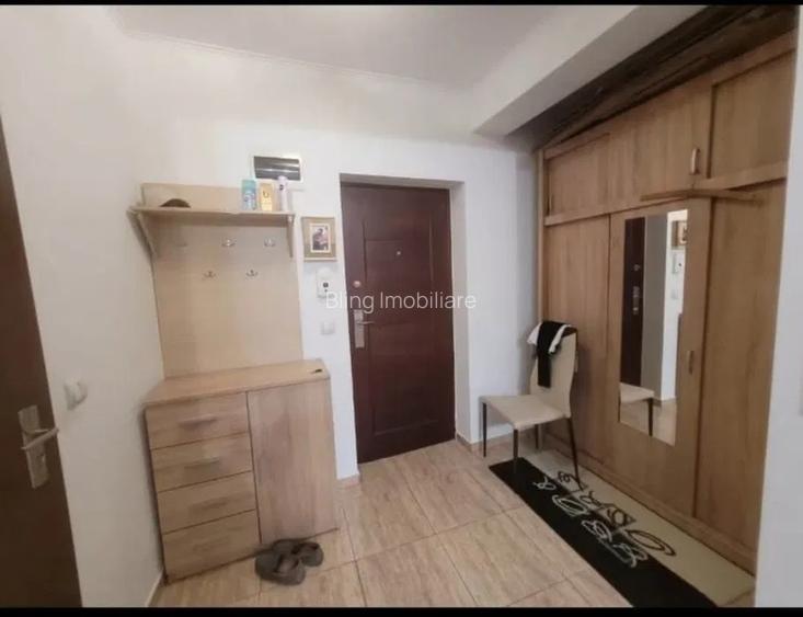 Apartament cu 2 camere, 48 mp, etaj intermediar, zona Petrom - 4