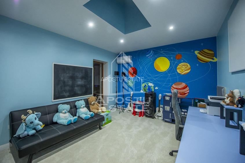 Vila,Piscina,teren fotbal,gradina,vegetatie - 23