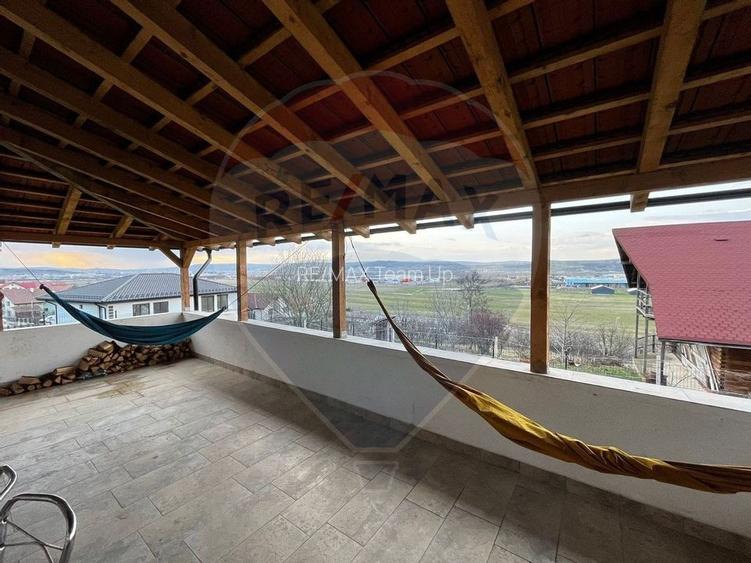 Casă individuală cu 4 dormitoare de vânzare str Planoarelor Dezmir - 14