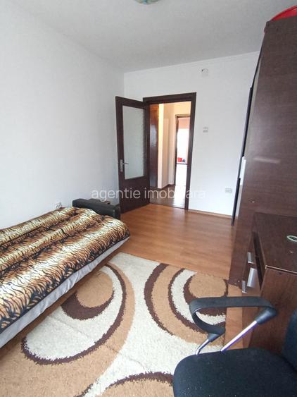 Ocazie - 3 Decomandate Central -Bloc remarcabil - 12