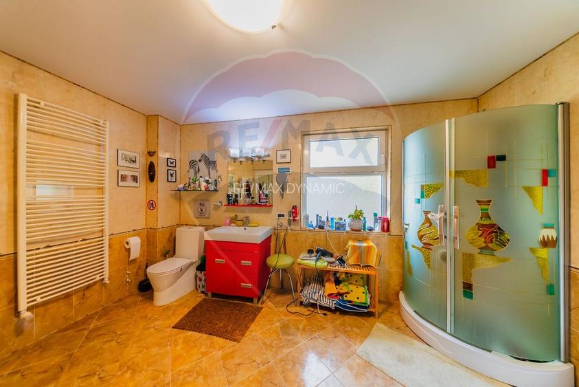 Vilă cu 4 camere de vânzare 921 mp zona Subcetate,Arad - 25