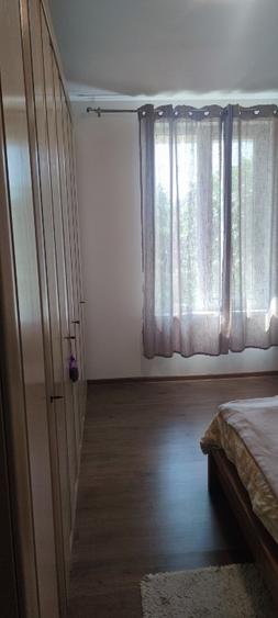 Proprietar vând casă în duplex ,relativ noua , liberă imediat .