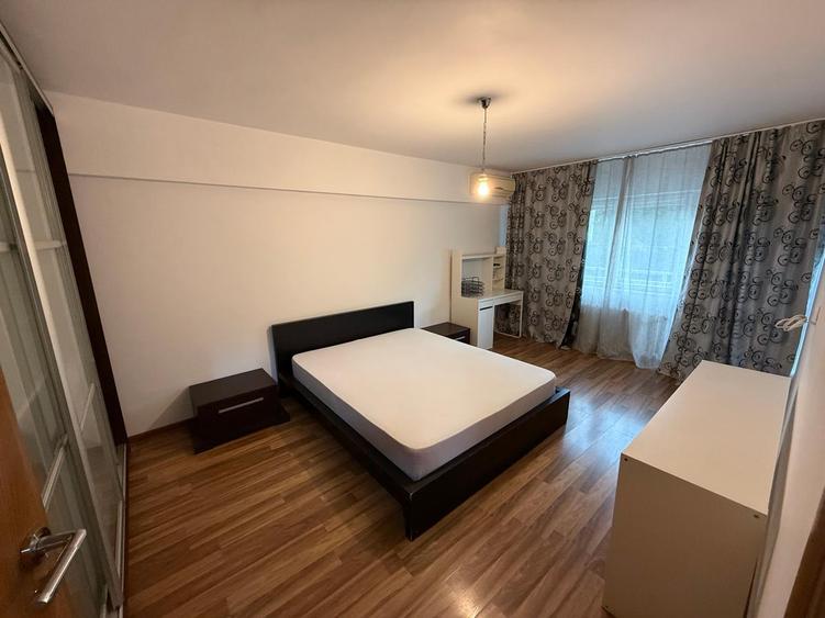 UNIRII,Biblioteca Națională, 3 camere deosebit, 100 mp, etaj 1, terase