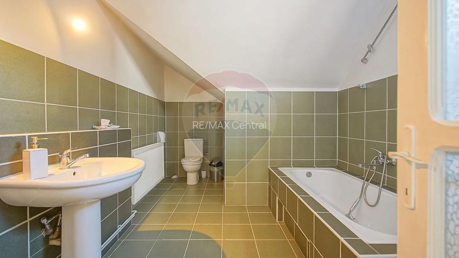 Casă / Vilă cu 9 camere de închiriat în zona Centrul Civic! - 26