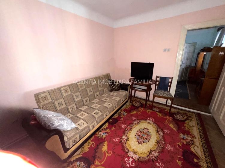 Casă cu arhitectură pragmatică în zona Port - 3