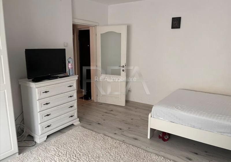 Garsoniera, et 5/7, bloc 1990, 41 mp-Panduri - 5