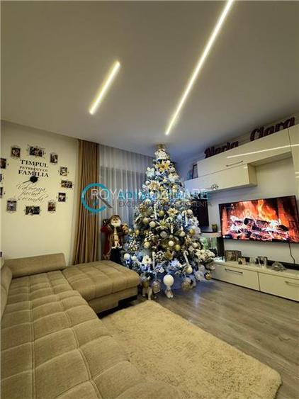 Royal Imobiliare - Vanzare apartament 3 camere zona Albert - 2