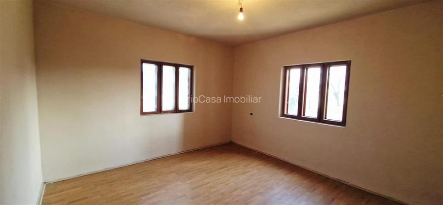 Casa Bradesti , teren  intravilan 7952 mp , deschidere 33 m la DE 70 - 13