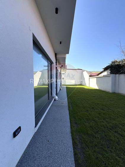 Casă / Vilă cu 8 camere de închiriat în zona Faleza Nord - 19