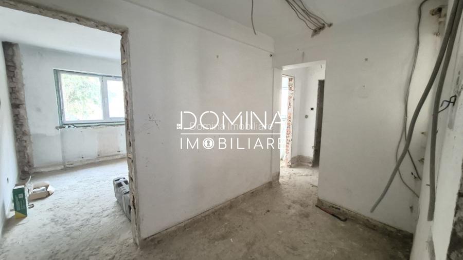 Vânzare apartament 3 camere, în Tg. Jiu, str. Nicolae Bălcescu - zonă centrală - 4