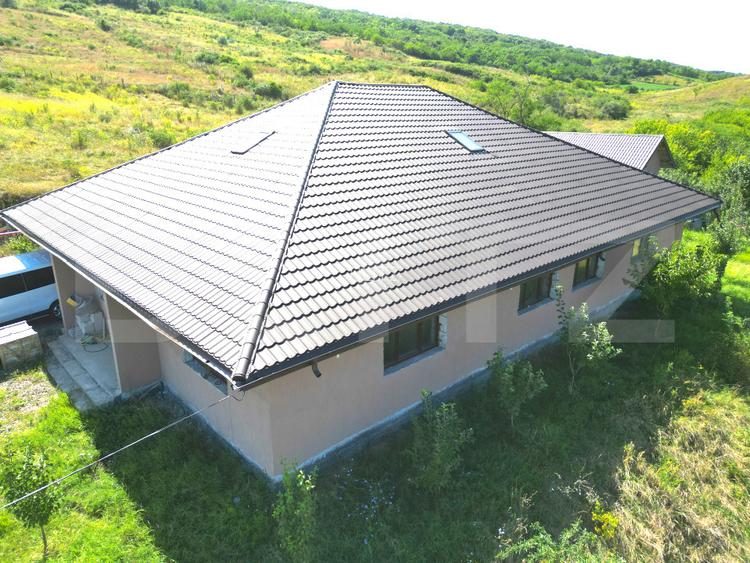 2 Case , 7 camere , 5 bai, 280 mp utili, 1200 mp teren, zona sat Chiperesti  - 4