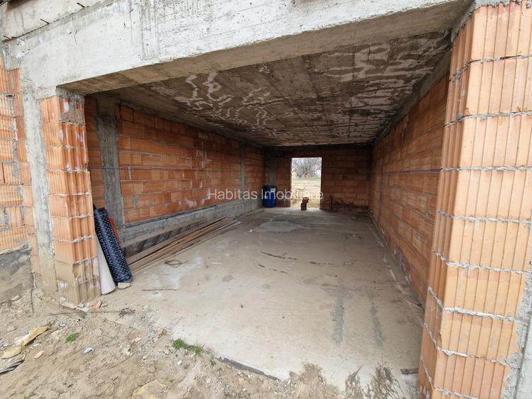 Casa individuala (semicolectiva) 172 mp utili, teren 765 mp Feleacu - 11