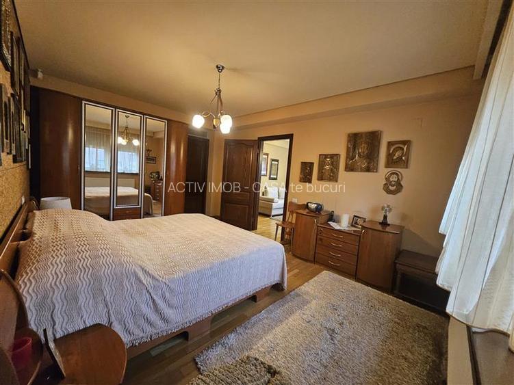 Vanzare Vila   Casa  D+P+M 350 mp - Aviatiei   str. Biharia - 7