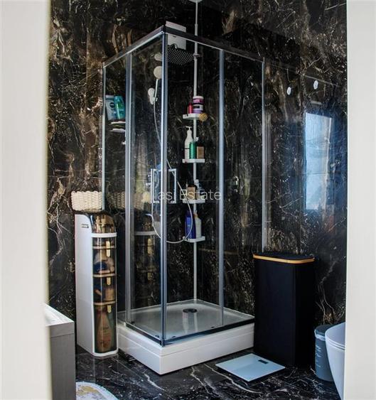 Casa intr-o zona linistita cu garaj si teren-1091 mp - 15