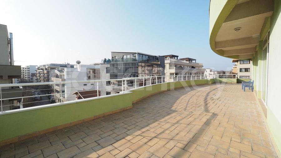 Apartament insorit cu 4 camere si terasa generoasa, 2 garaje - 4