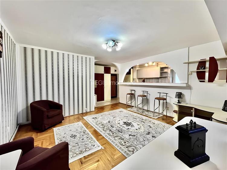 Garsoniera la Etaj Intermediar pe str De Mijloc - 3