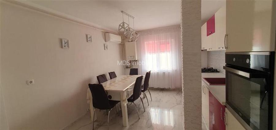 Etaj 1 decomandat prima inchiriere Shopping City - 4