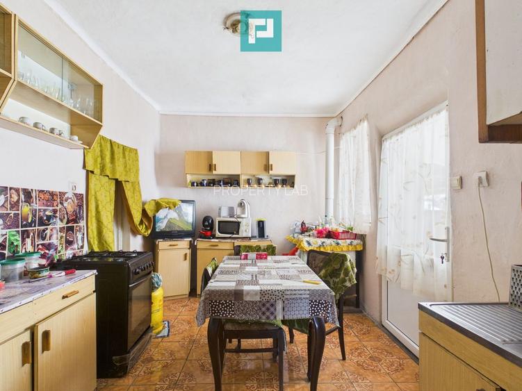 Casă cu 3 camere și 1047 mp în Peregu Mic - 6