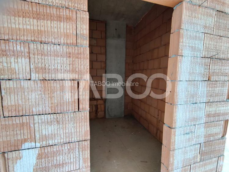 Spatiu comercial open space generos stradal cu vitrine Turnisor Sibiu - 5