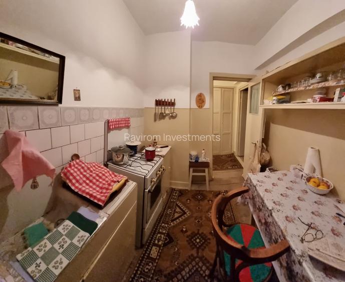 Apartament doua camere, decomandat, etaj patru, structura buna, simplu, central - 10