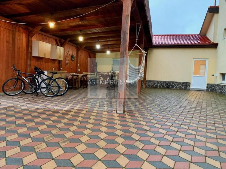 Casa/Villa 8 camere, 1100 mp teren - zona Ultracentral/Sanpetru - 9