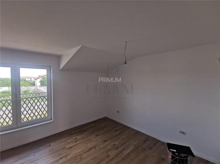 Duplex superb - zona foarte buna - toate utilitatile - gata de mutat - 12
