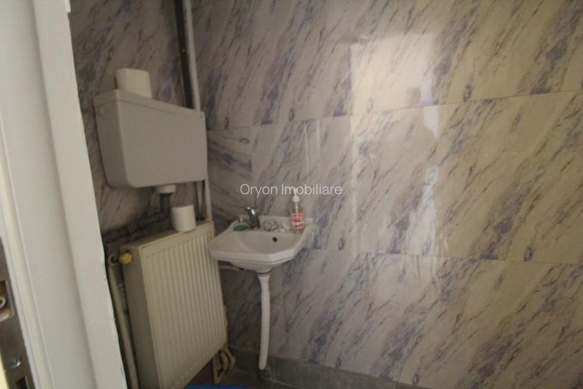 Apartament 2 camere, semidecomandat, 35 Mp,  zona 9 MAI - 6