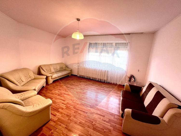 Casă / Vilă cu 7 camere de închiriat în zona Oncea - 8
