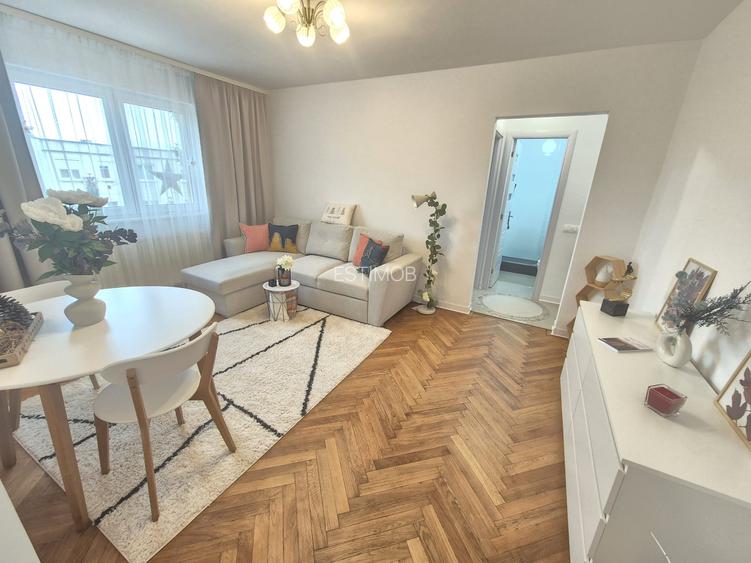 Vanzare Apartament 2 camere cochet mobilat si utilat complet de lux - 2