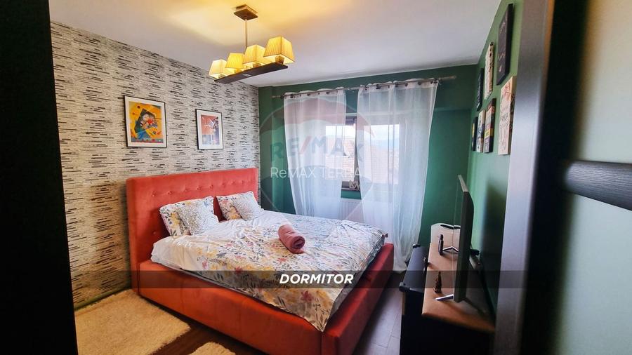 ULTRACENTRAL  DE VANZARE Apartament cu 3 camere - 4