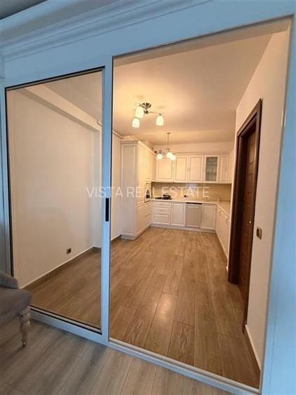Apartament 3 camere, 2 bai, suprafata generoasa 100 mp. Zona Tractorul - 4