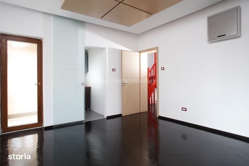 Închiriez apartament 2 camere + mansardă, Piața Muncii -Decebal, birou - 6