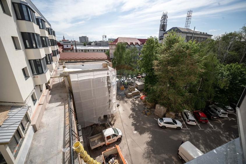 Apartament cu 4 camere de vânzare în zona Central - 26