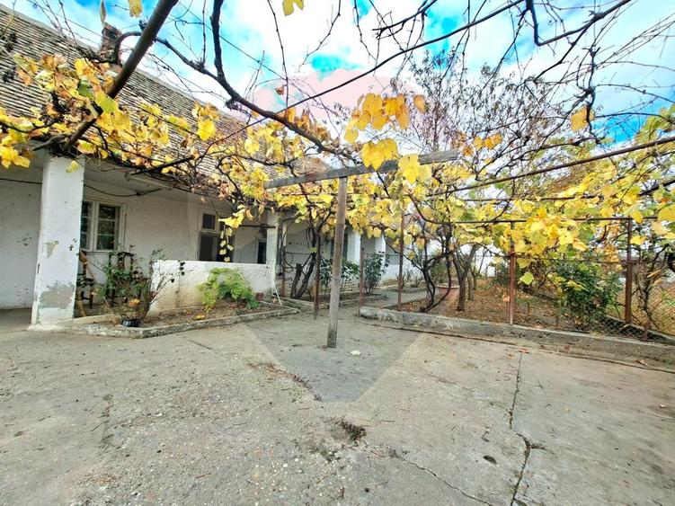 Casa veche cu teren 929 mp- oportunitate in Vladimirescu- comision 0%