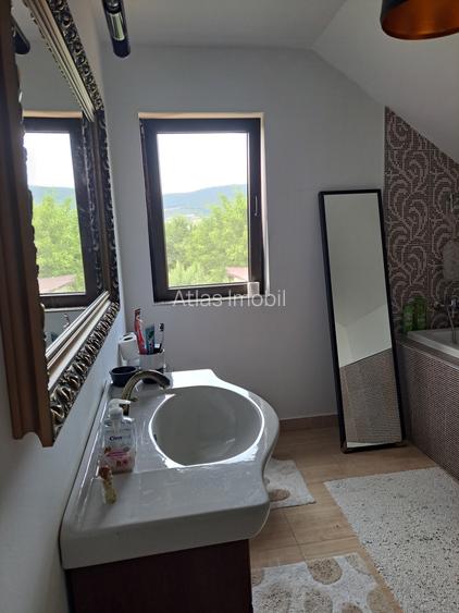 VILA IN REGIM DE INALTIME PARTER SI ETAJ ULTRAFINISATA PE 19 ARI TEREN - 36
