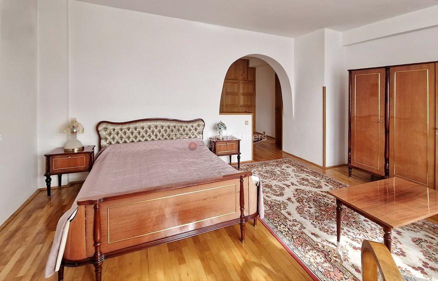 Suprafata Generoasa Acces Facil - 2