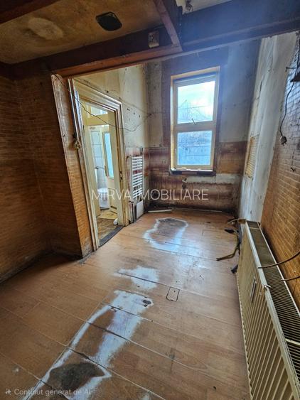 Casă cu arhitectură interbelică, 5 camere, teren 409 mp – Central - 42